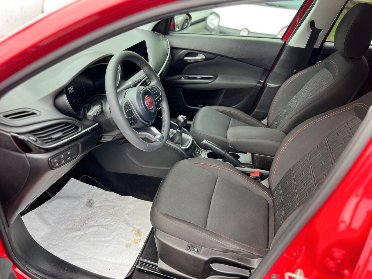 Fiat Tipo 1.6 Mjt S&S 5 porte Cross RED EDITION