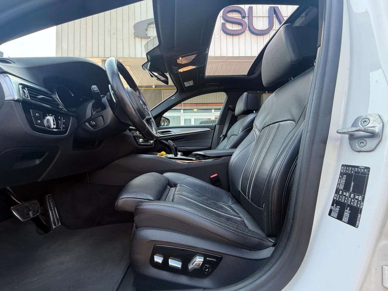 BMW 520 Berlina 520d Msport auto / TETTUCCIO APRIBILE