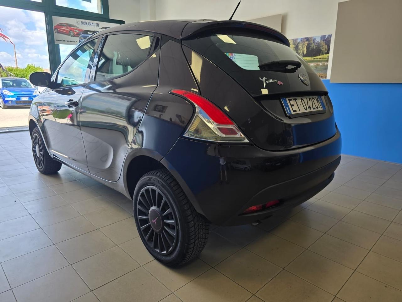 Lancia Ypsilon 0.9 TwinAir 85 CV 5 porte Metano Ecochic Gold