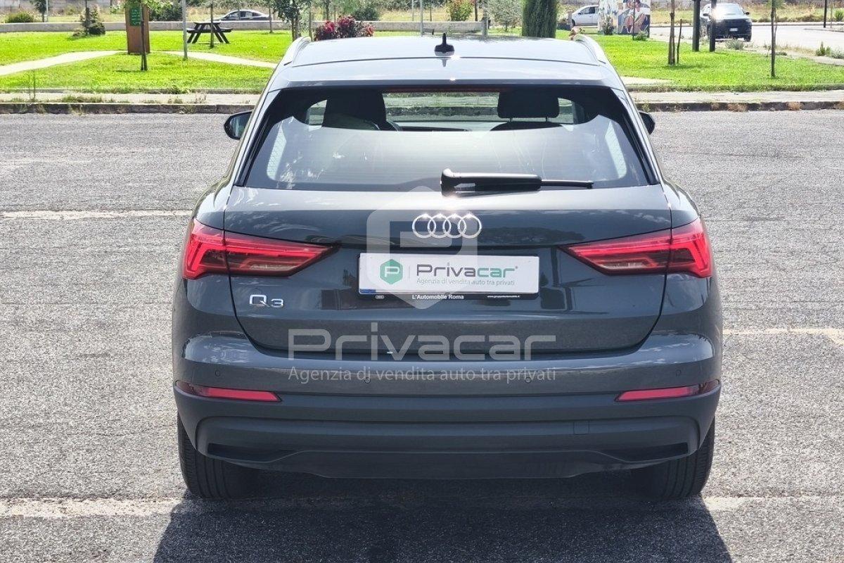 AUDI Q3 35 TFSI S tronic Business