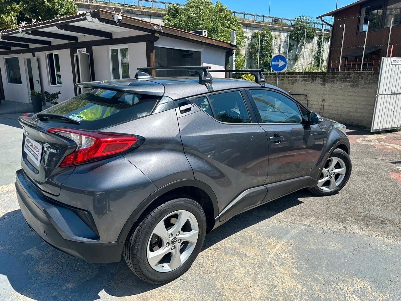 Toyota C-HR 1.8 Hybrid E-CVT Active