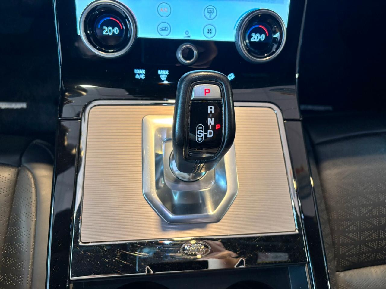Land Rover Range Rover Evoque R-DYNAMIC HSE 2.0D I4 AWD Auto MHEV UNICO PR.