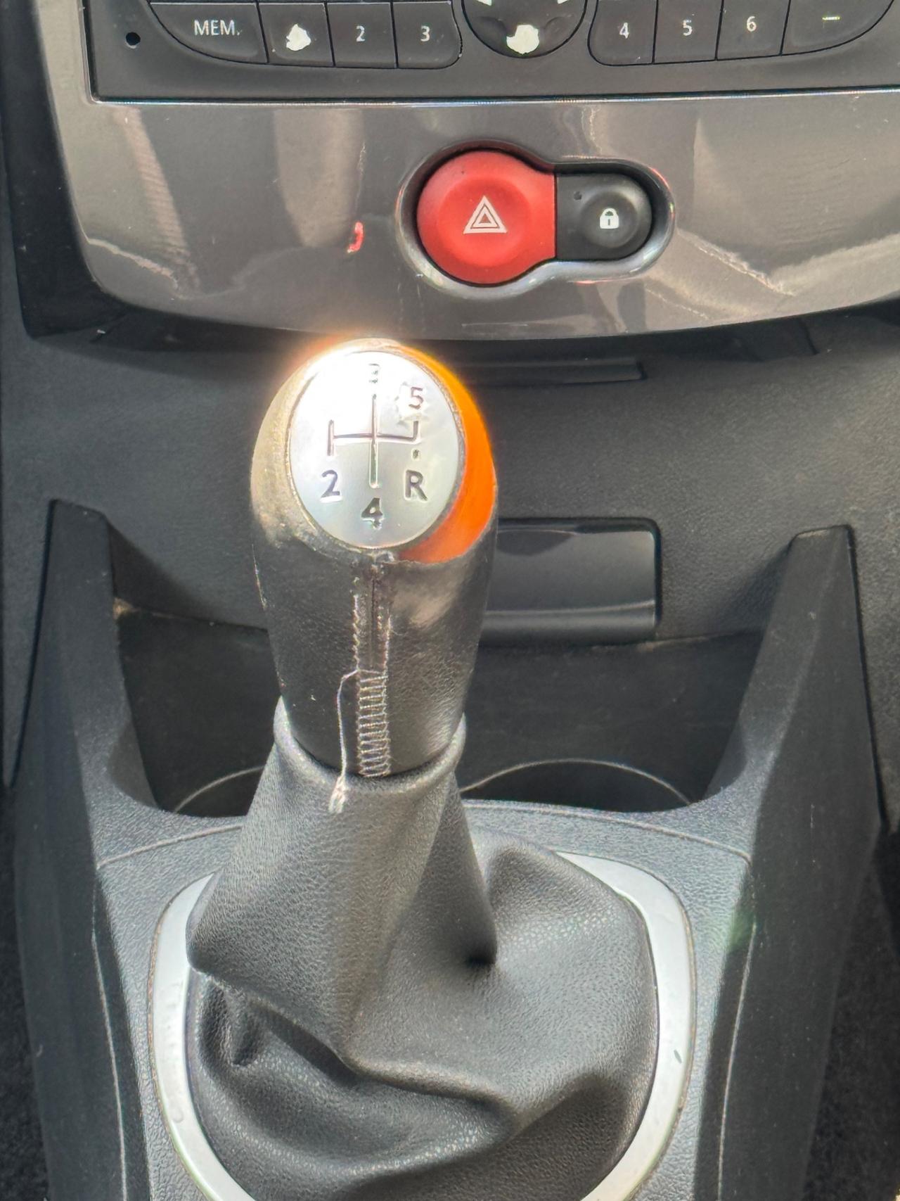 Renault Clio 1.2- Neopatentati