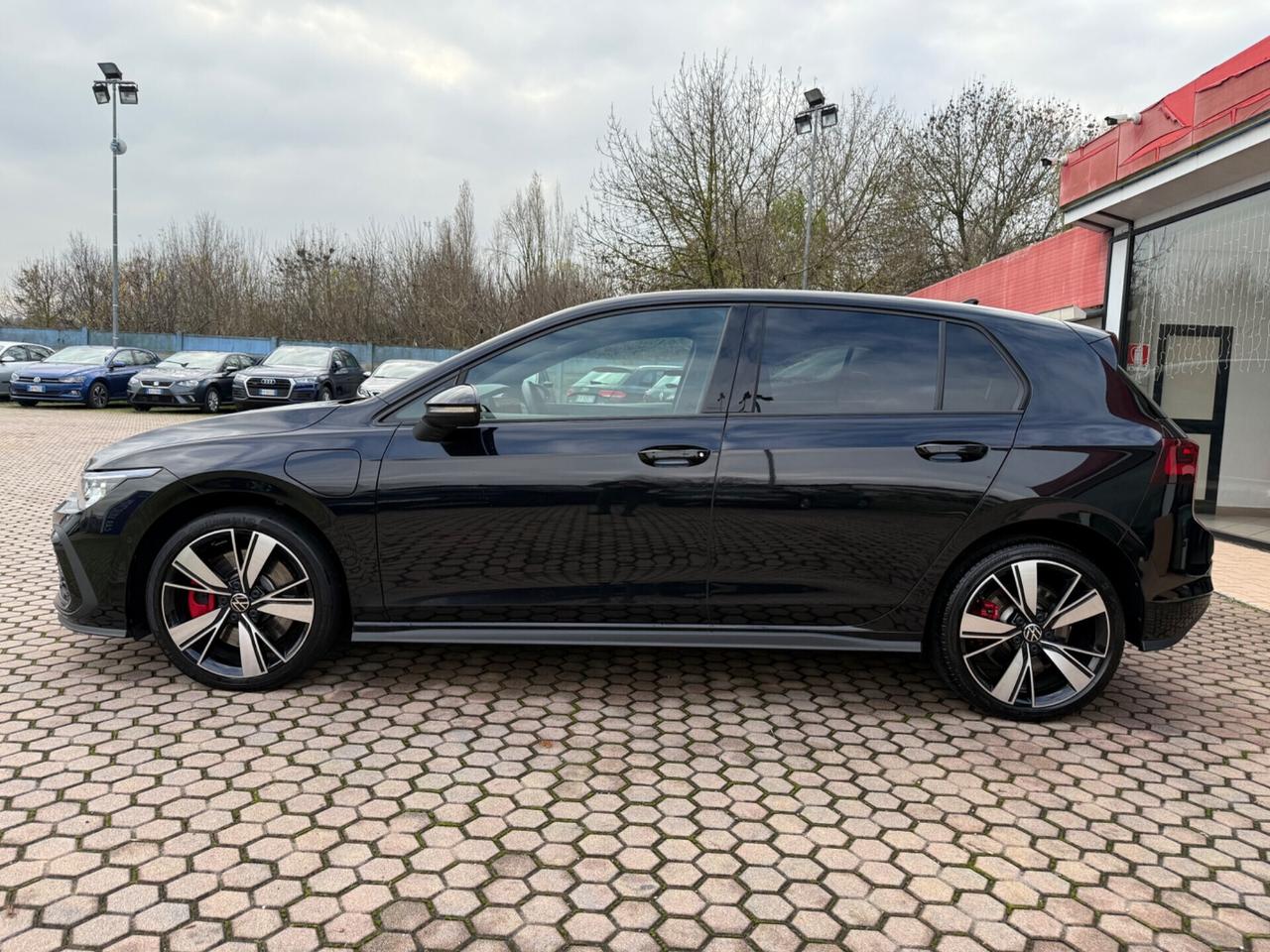 Volkswagen Golf 1.5 eTSI 225 CV EVO ACT DSG R-Line