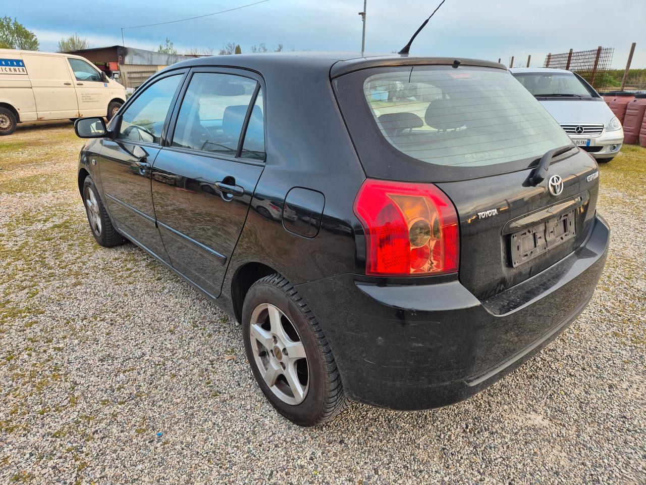 Toyota Corolla 1.6 16V 5 porte radiazione per Africa