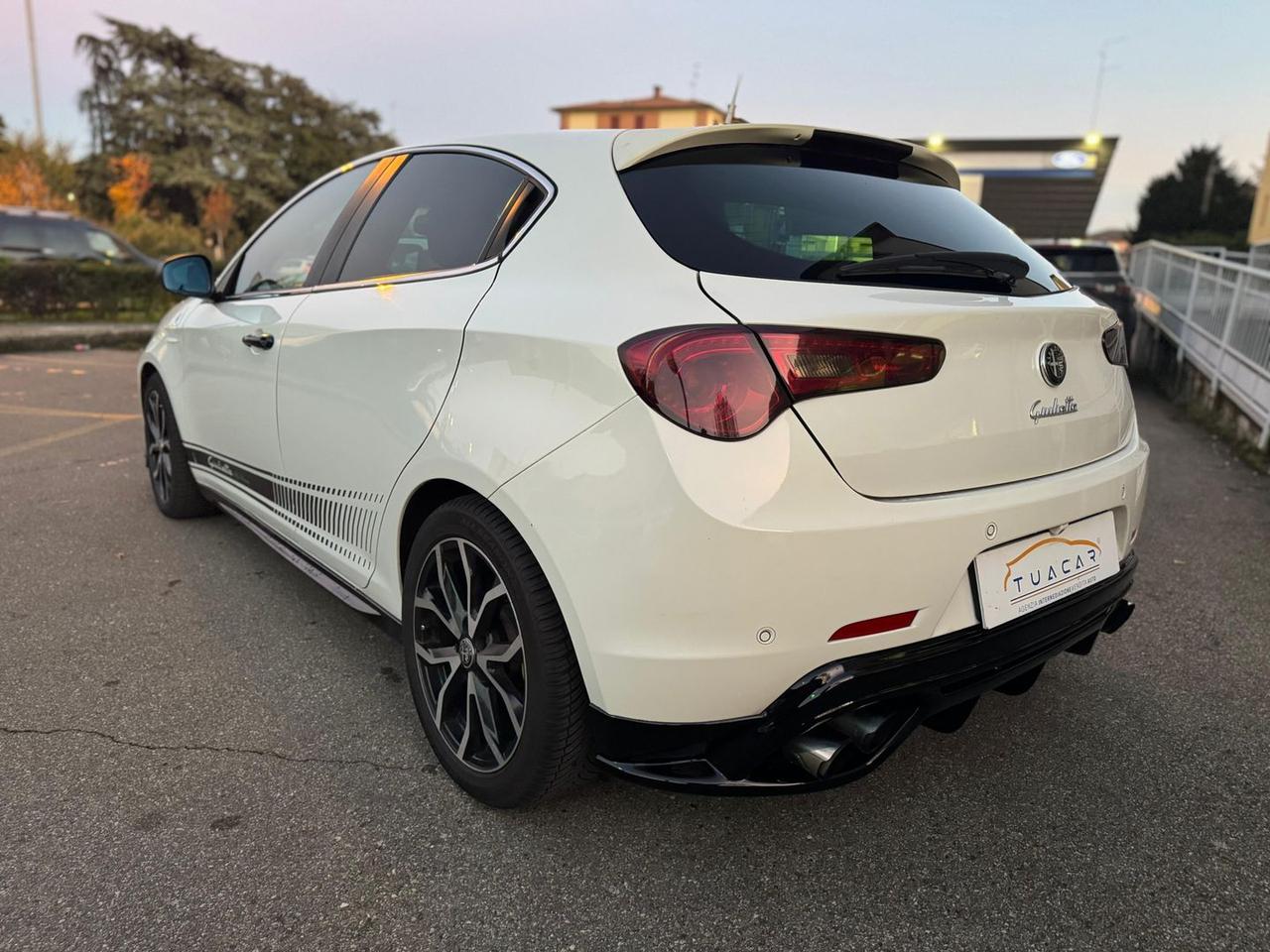 Alfa Romeo Giulietta Distinctive 1.75 TBi 16 #8054