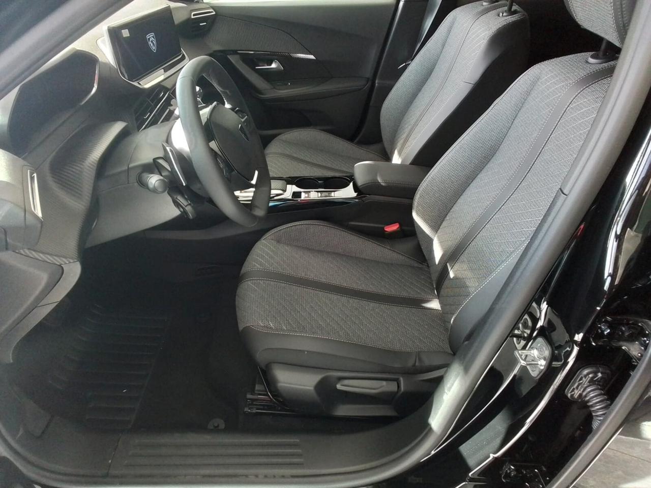 Peugeot 2008 Allure 1.2 HYBRID 136cv