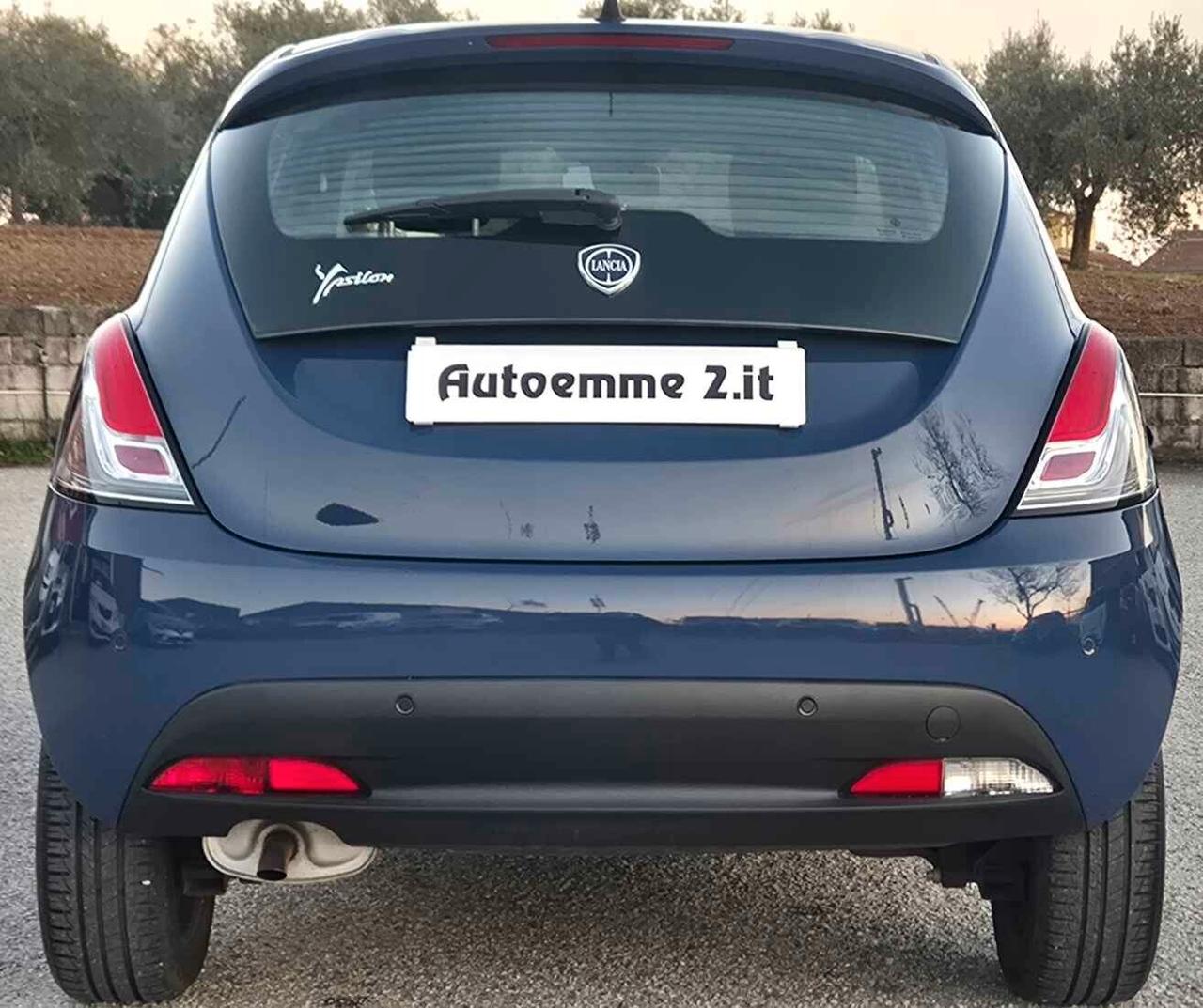Lancia Ypsilon 1.2 69 CV 5 porte Elefantino Blu km 13732