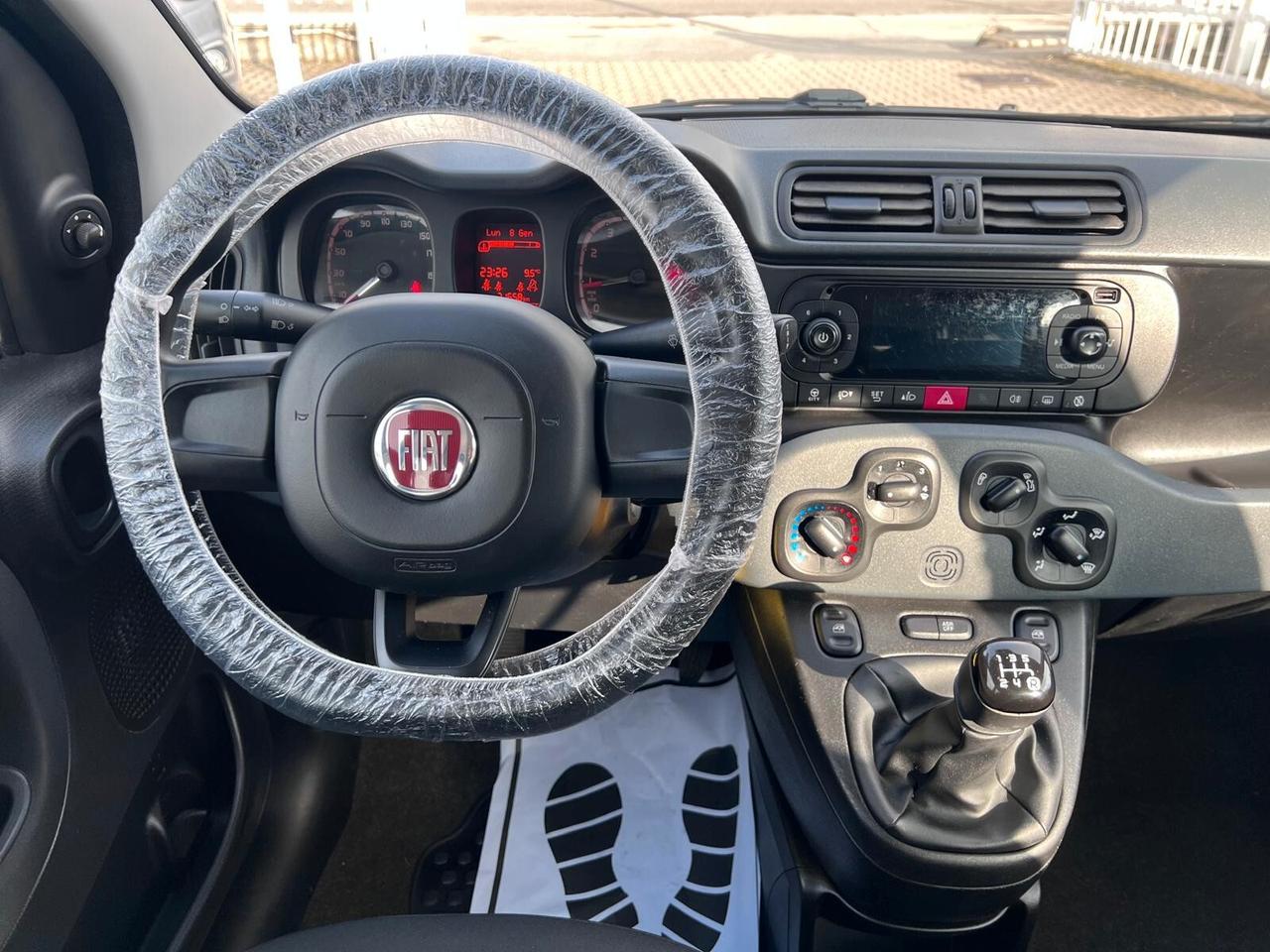 Fiat Panda 1.2 Connected by Wind