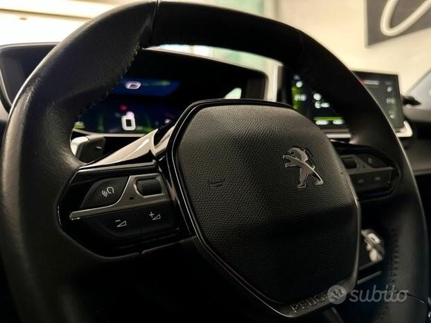 Peugeot 2008 BlueHDi 130 S&S EAT8 Allure