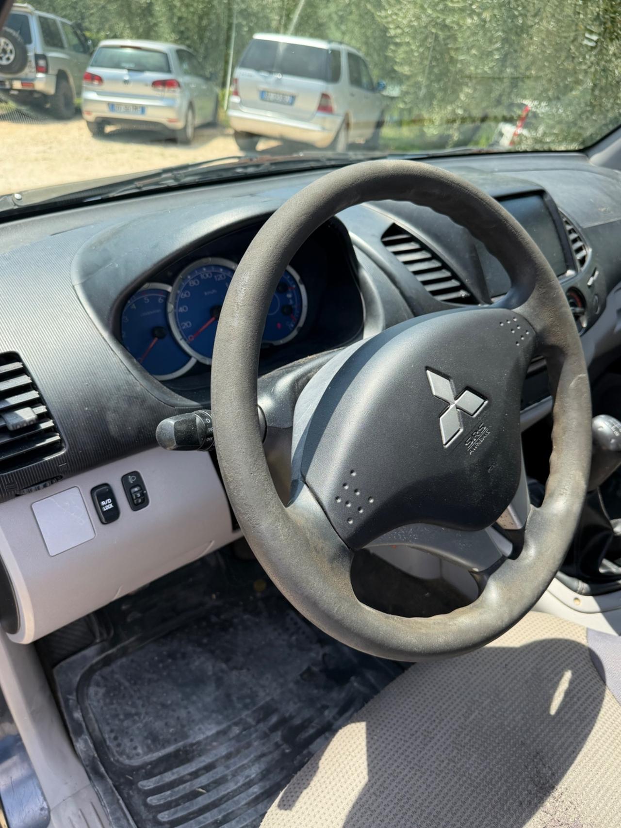 Mitsubishi L200 2.5 DI-D/136CV Single Cab Inform