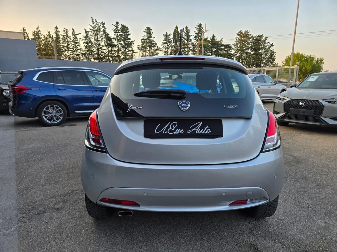 Lancia Ypsilon 1.0 FireFly 5 porte S&S Hybrid Ecochic Silver