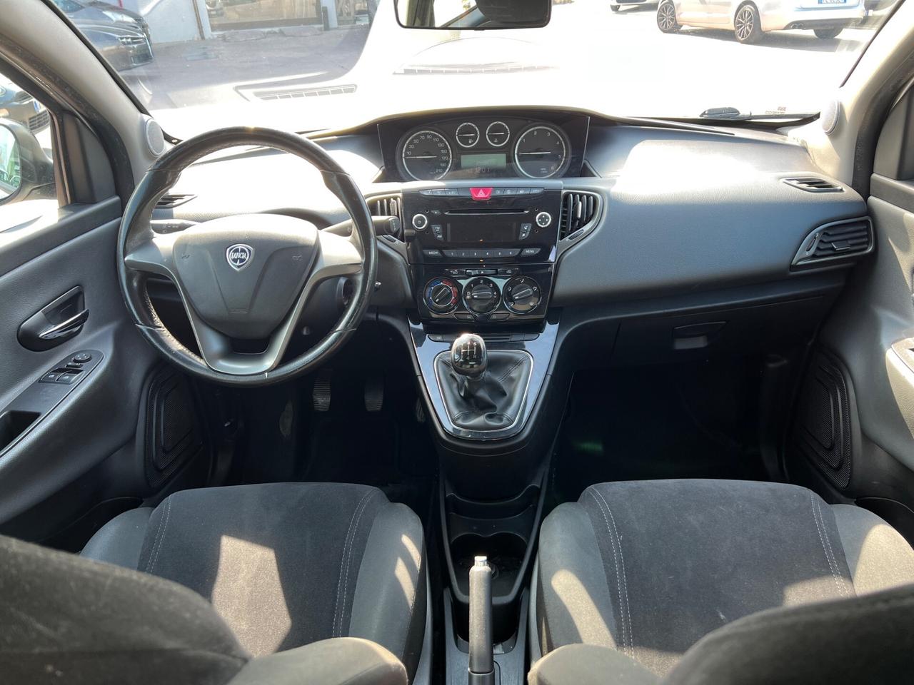 Lancia Ypsilon 1.3 MJT 16V 95 CV 5 porte S&S Silver
