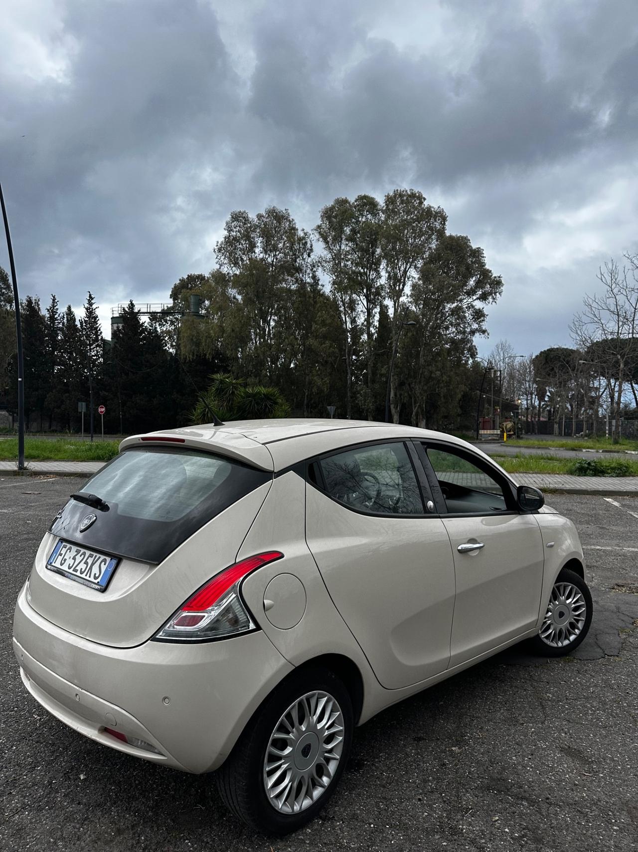 Lancia Ypsilon 1.2 69 CV 5 porte GPL Ecochic Gold
