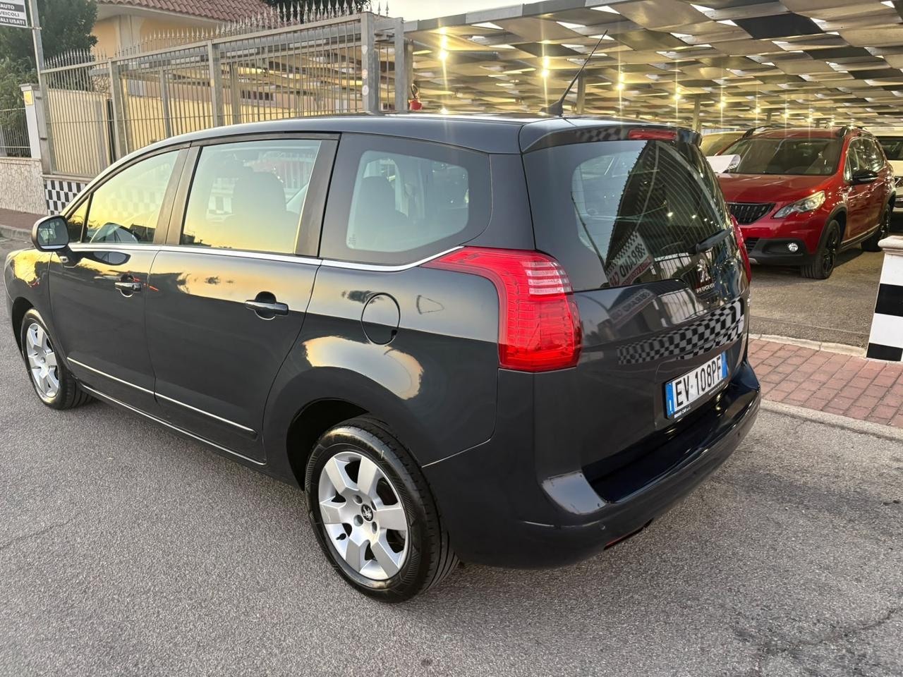 Peugeot 5008 1.6 HDi 7 posti Unipro 2014