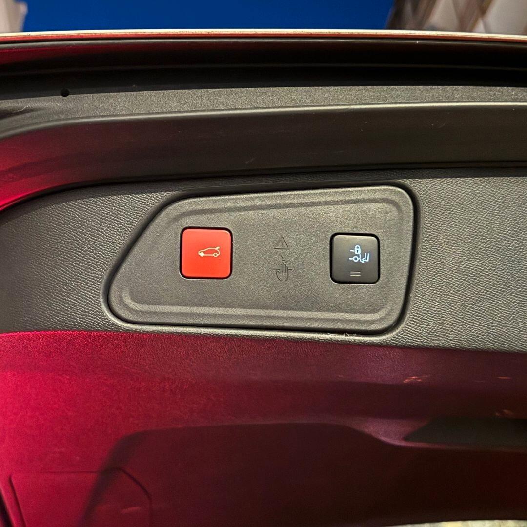 Peugeot 3008 GT **FULL OPTIONAL**