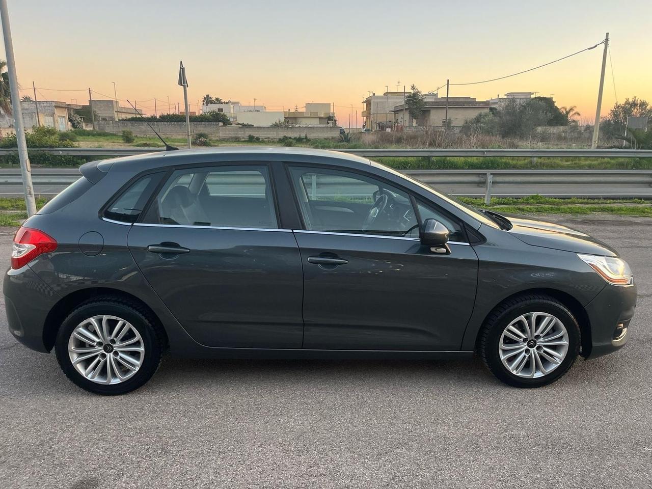 Citroen C4 1.6 e-HDi 115 Exclusive Unipro 2015