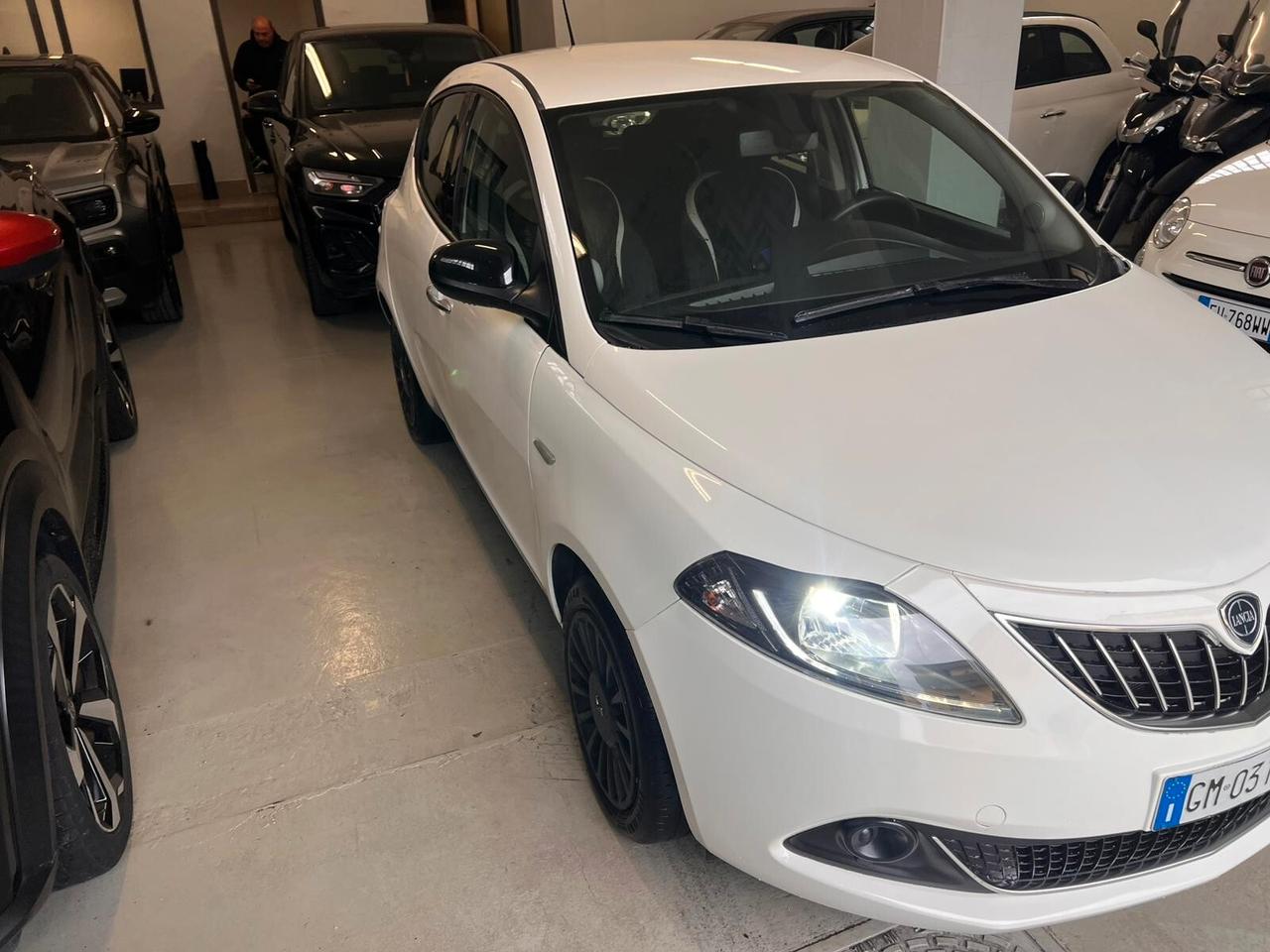 Lancia Ypsilon 1.0 FireFly 5 porte S&S Hybrid Gold