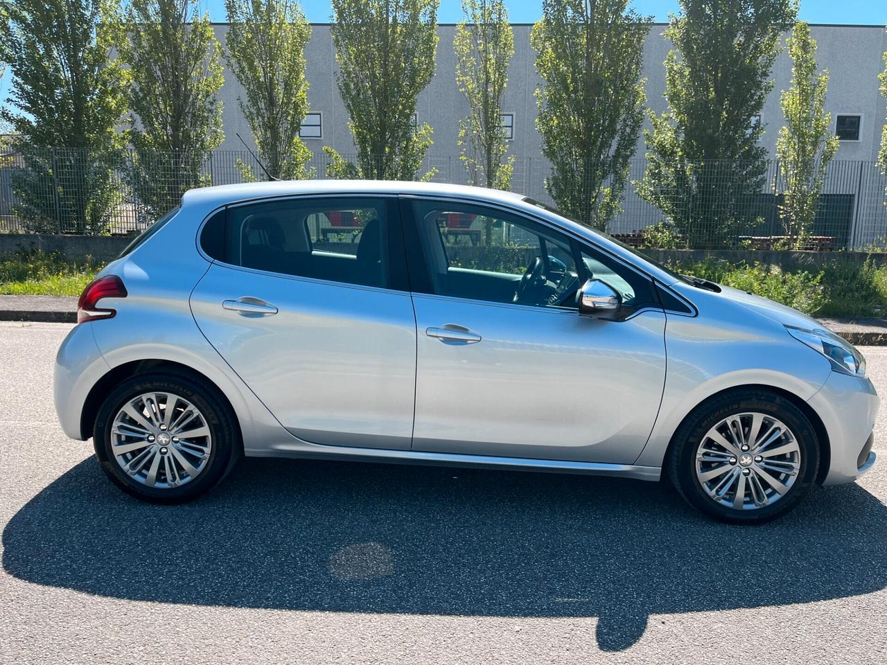 Peugeot 208 BlueHDi 100 S&S 5 porte Allure