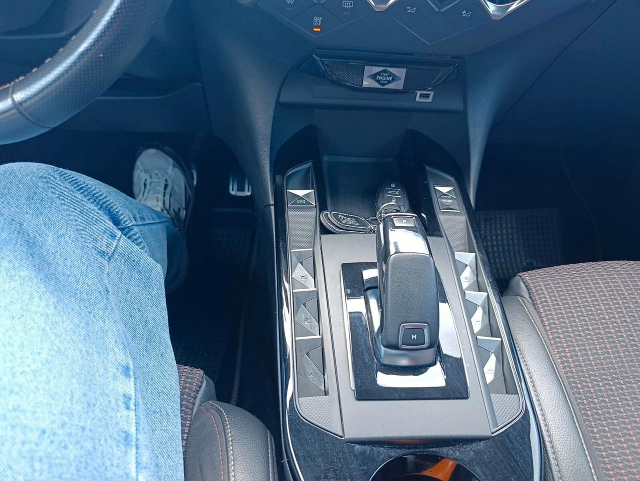 Ds DS3 3 Crossback BlueHDi 130 aut. Performance Line