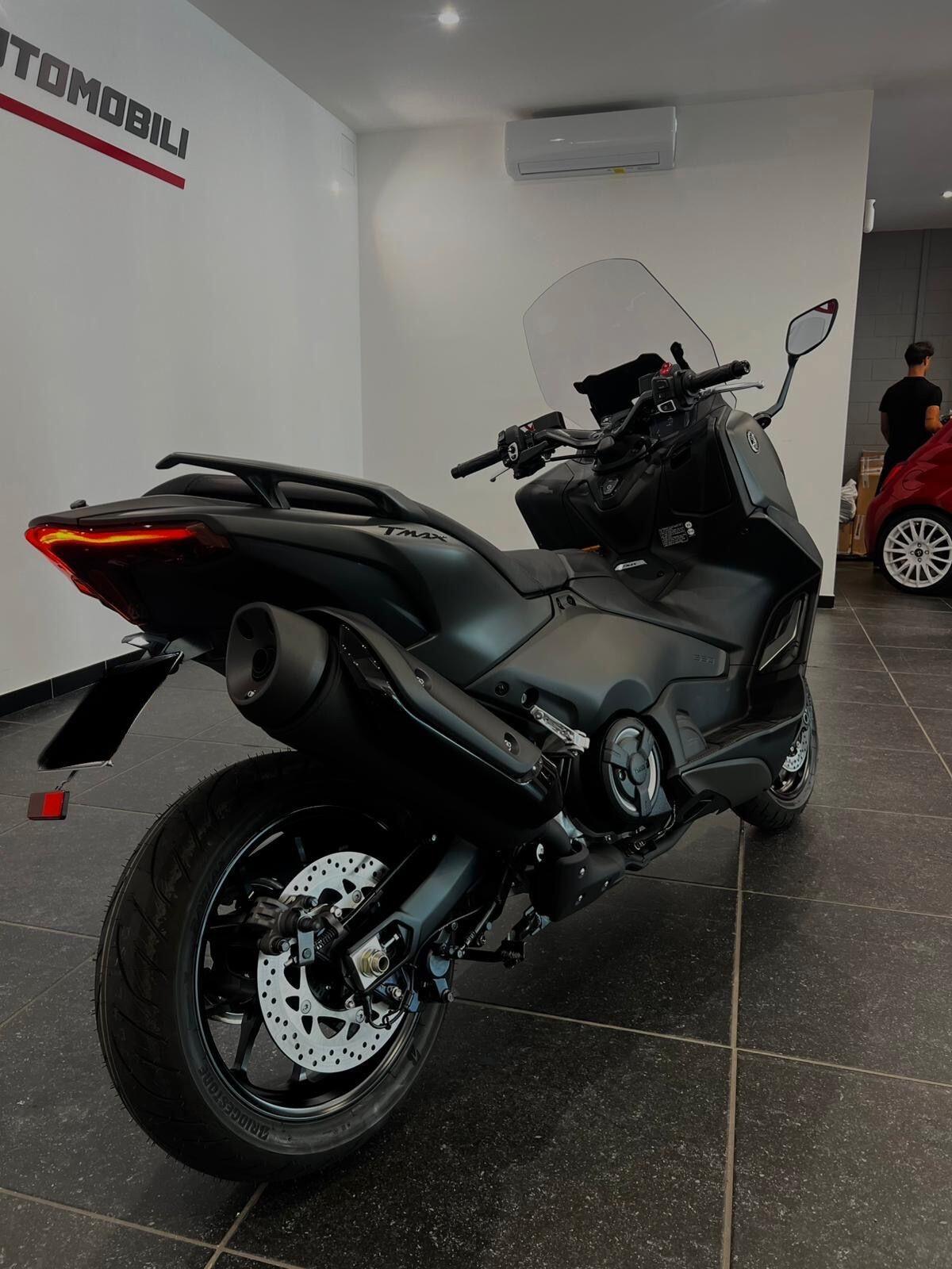 Yamaha T Max 560