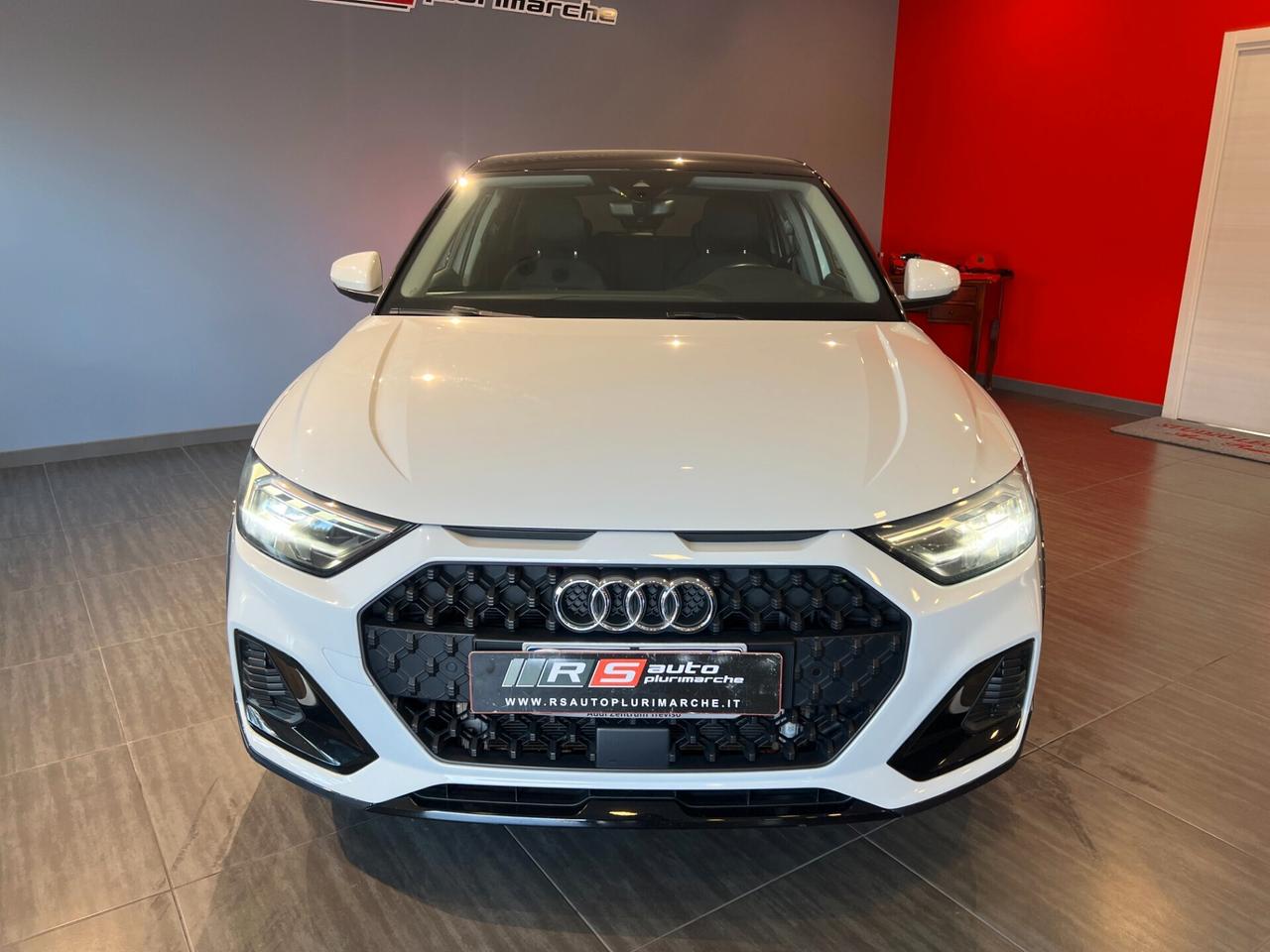 Audi A1 citycarver 30 TFSI S tronic Identity Contrast