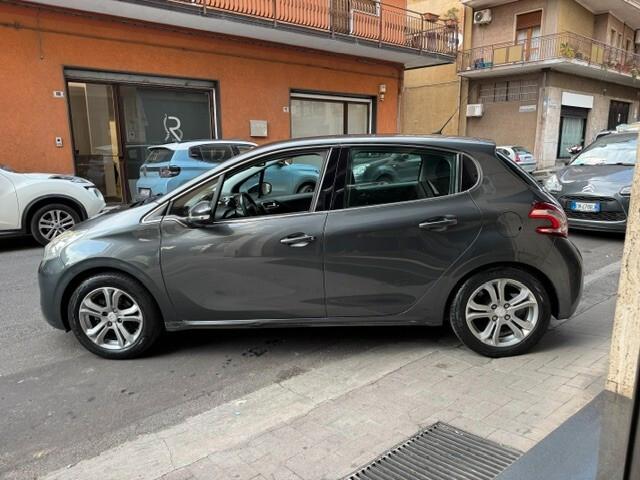 Peugeot 208 1.4 HDi 68 CV 5 porte Allure