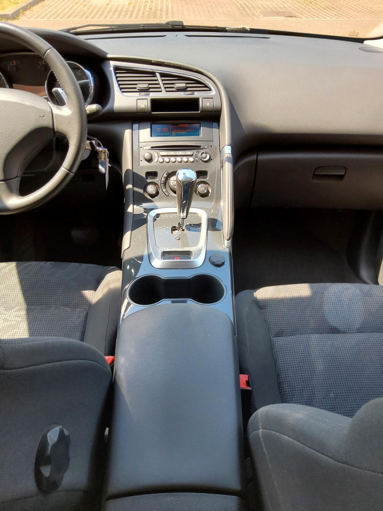 Peugeot 3008 1.6 e-HDi 112CV cambio robotizzato Stop&Start Access