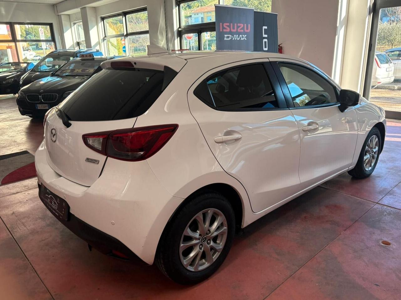 MAZDA 2 serie 3 Benzina 1.5 CV 75 per NEOPATENTATI Km 91.268 tagliandati Garanzia 12 mesi