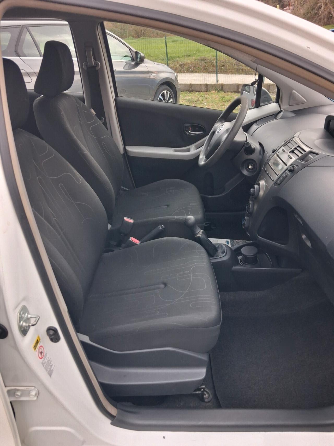 Toyota Yaris 1.0 5porte