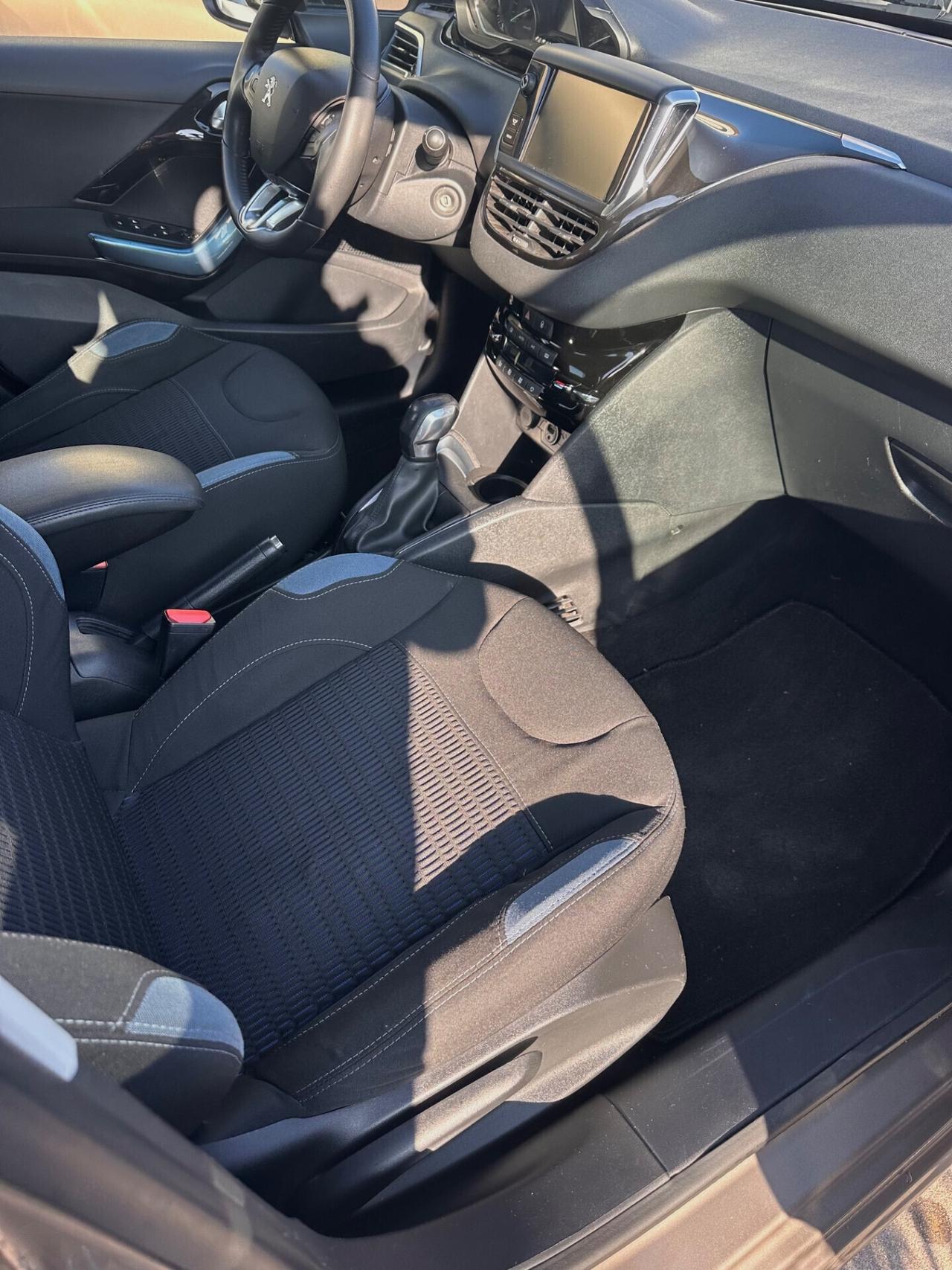 Peugeot 208 1.2 VTi 82 CV 5 porte Allure