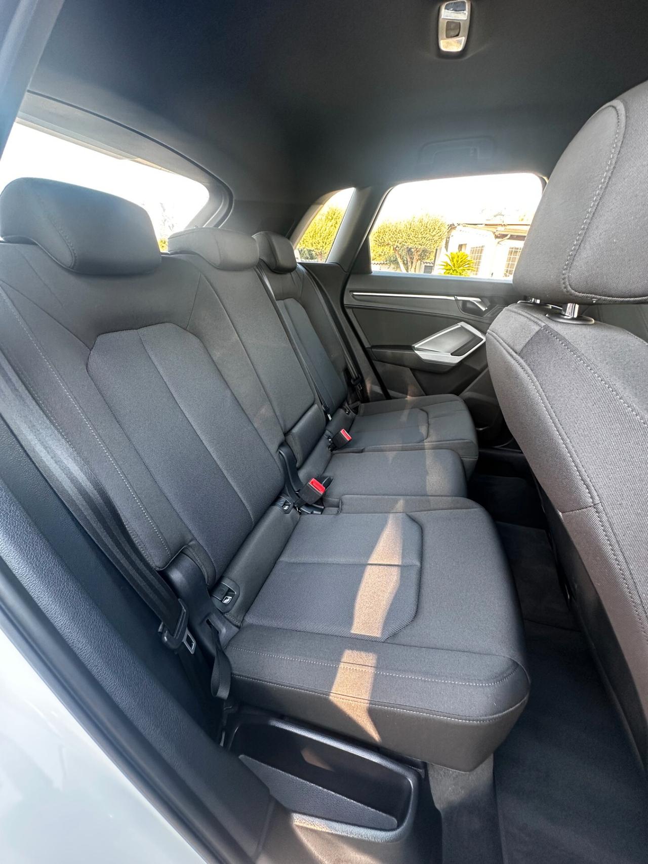 Audi Q3 35 TFSI Business Advanced