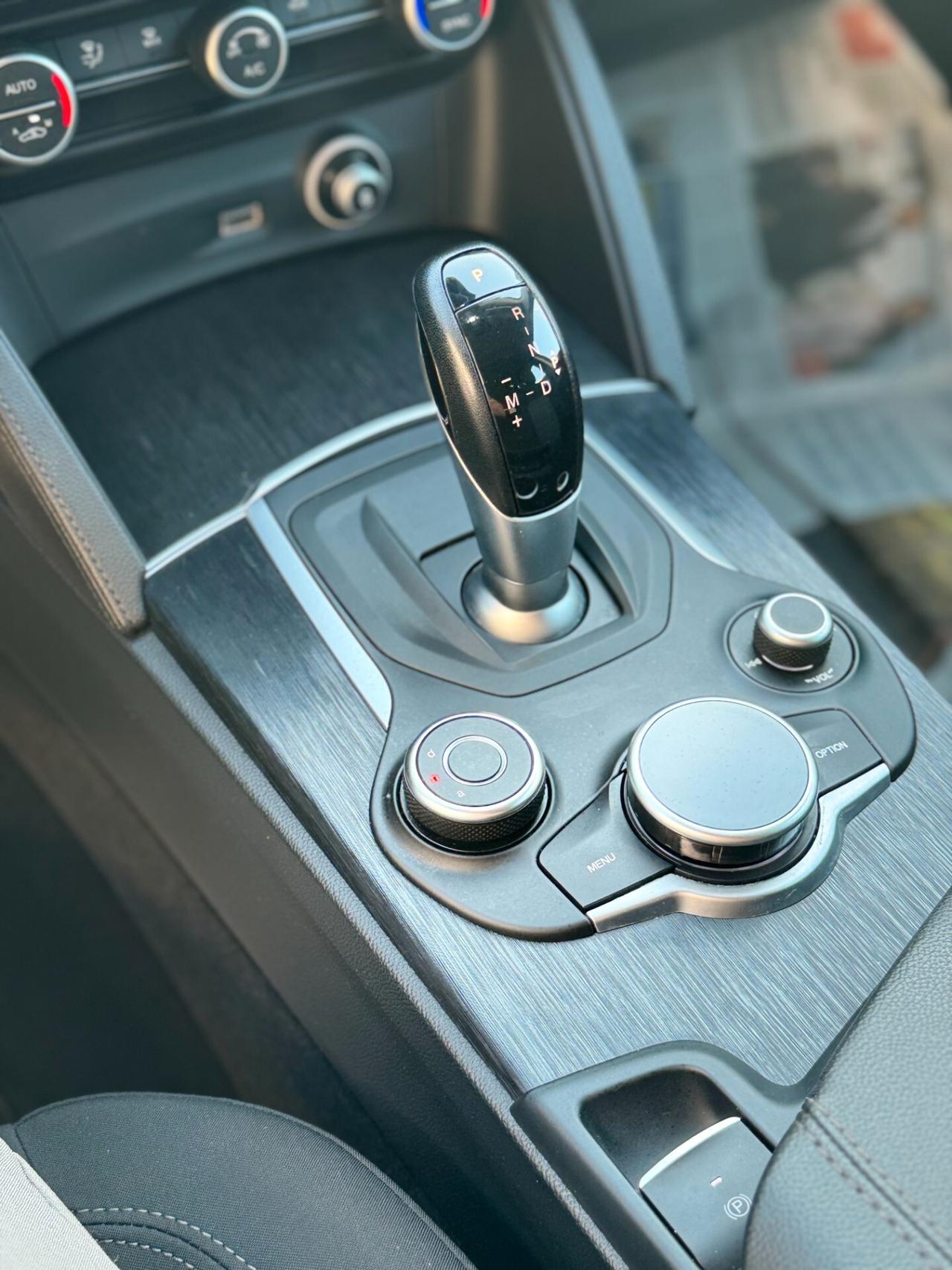 Alfa Romeo Stelvio 2.2 Turbodiesel 190 CV AT8 RWD Business IVA ESPOSTA