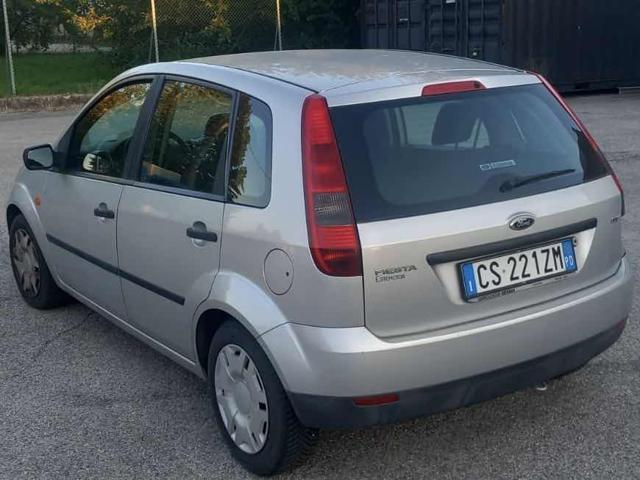 FORD Fiesta 1.4 TDCi 5p. Ghia senza nessun lavoro da fare
