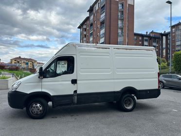 Iveco Daily Furgone Iveco daily 2.3 mjt alto medio gemellato