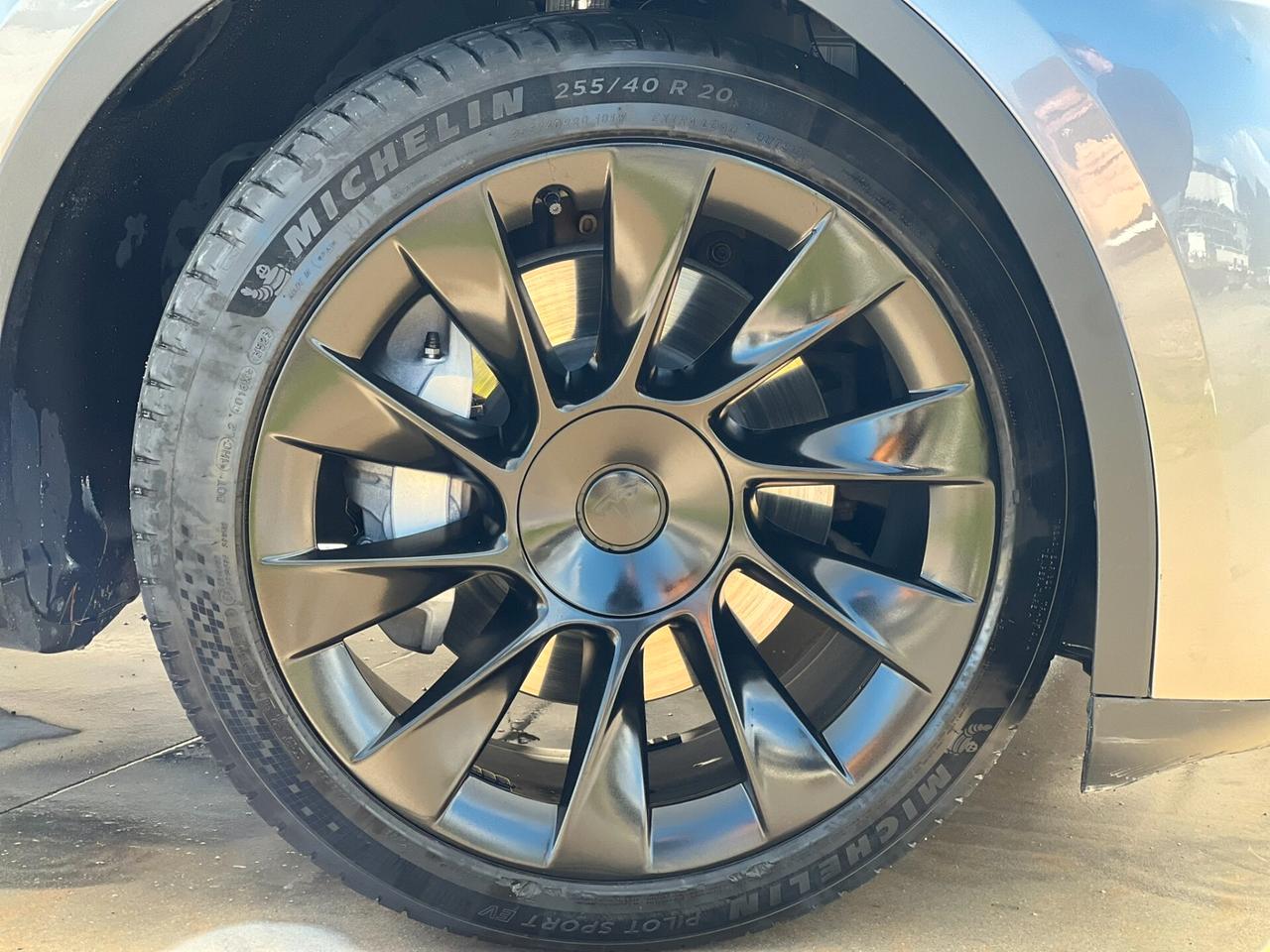 Tesla Model Y Performance AWD