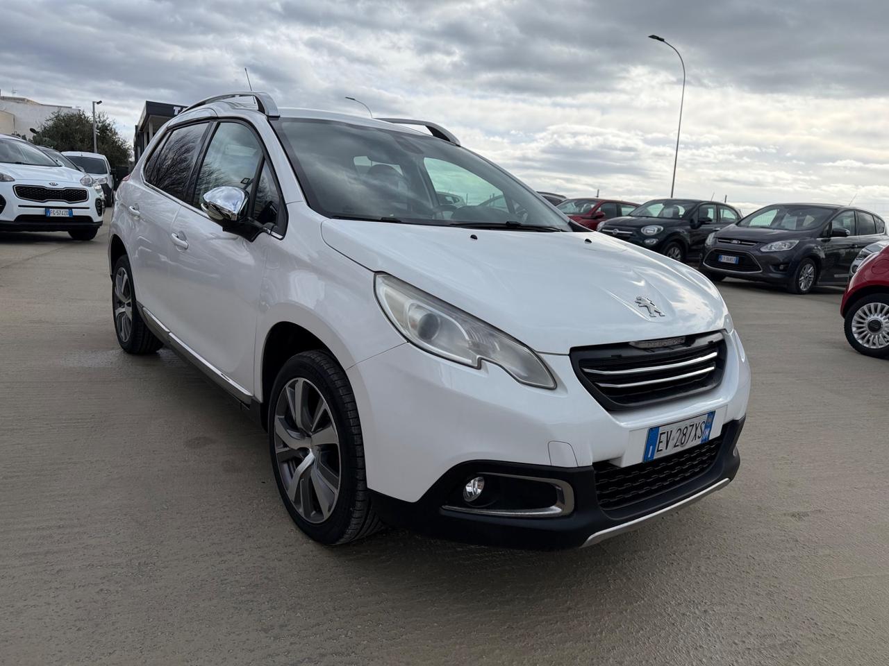 Peugeot 2008 1.6 e-HDi 115 CV Stop&Start Féline