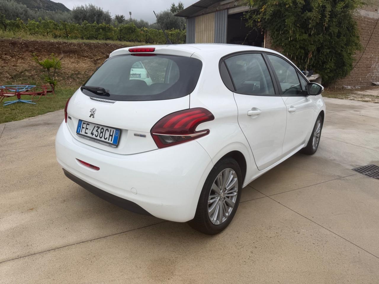 Peugeot 208 BlueHDi 75 5 porte Allure