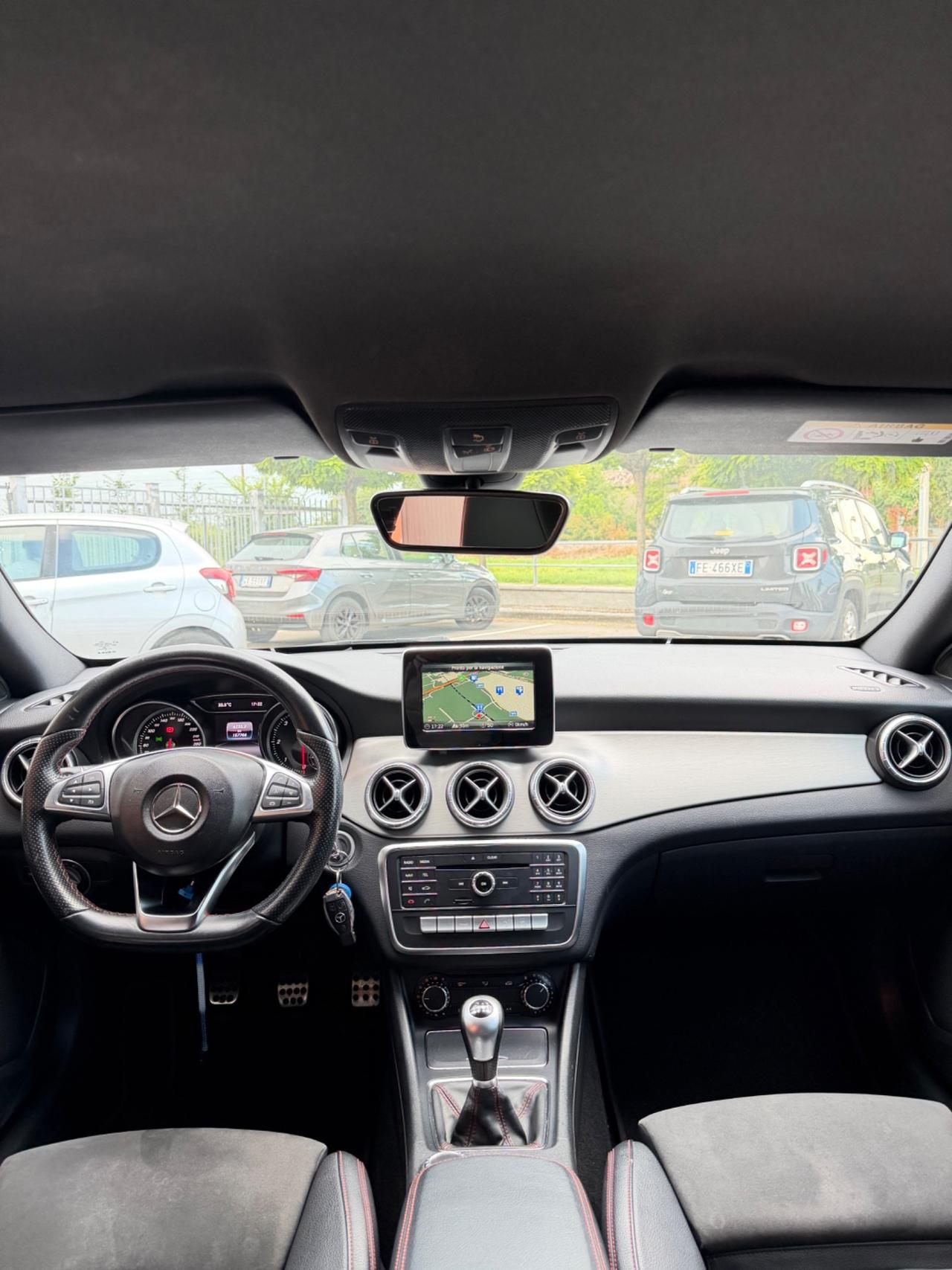 Mercedes-benz CLA 180 d Premium
