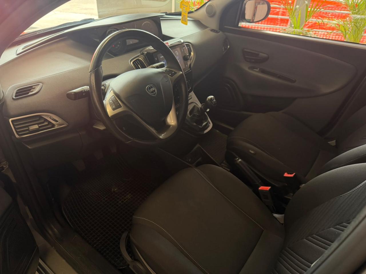 Lancia Ypsilon 1.0 FireFly 5 porte S&S Hybrid Gold