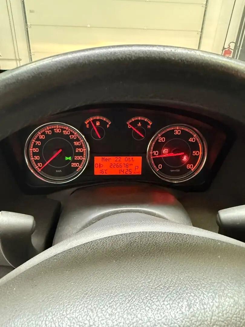 Fiat Croma 1.9 Multijet 16V aut. Must