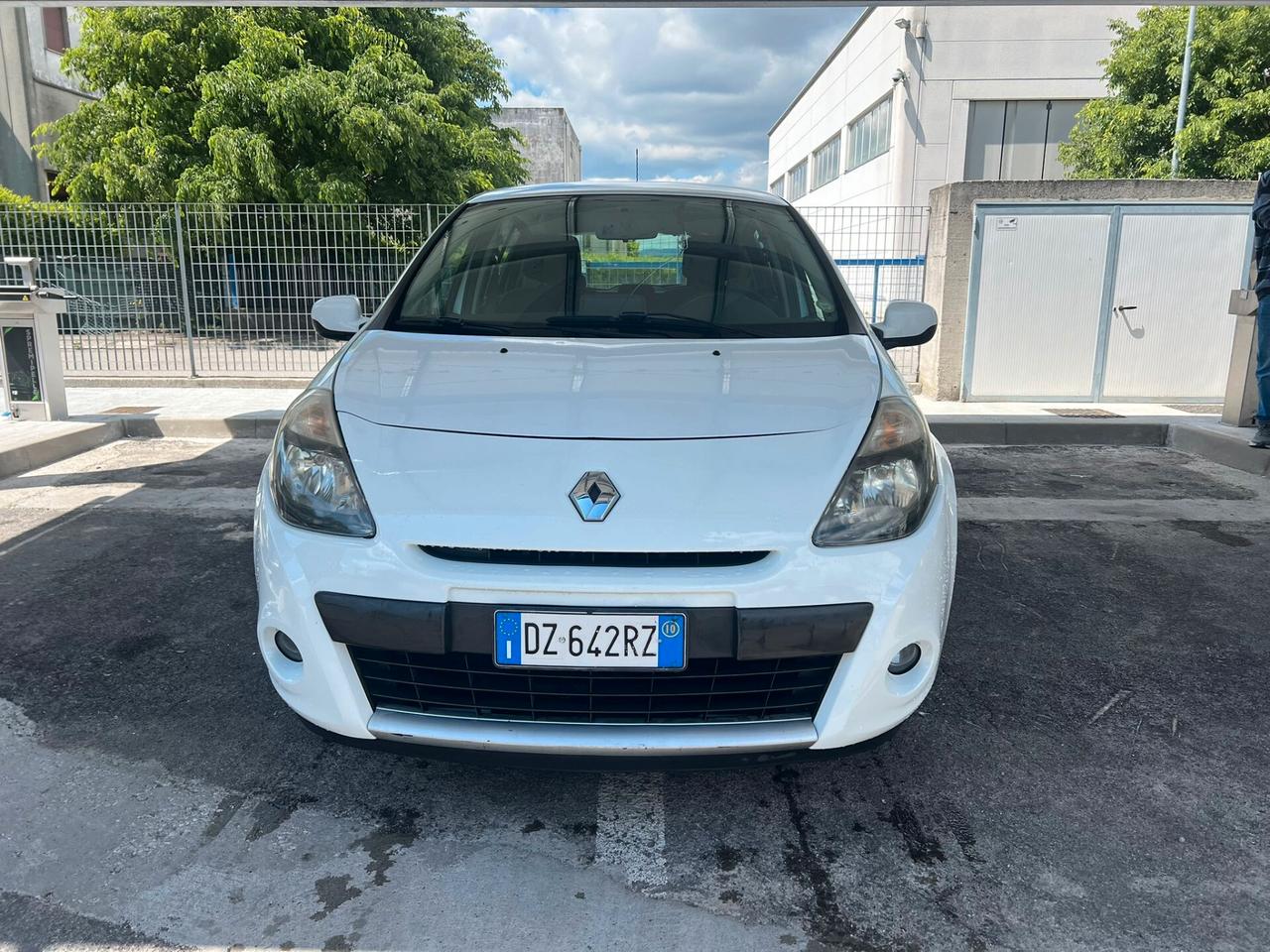Renault Clio 1.2 5 porte Luxe * 2010