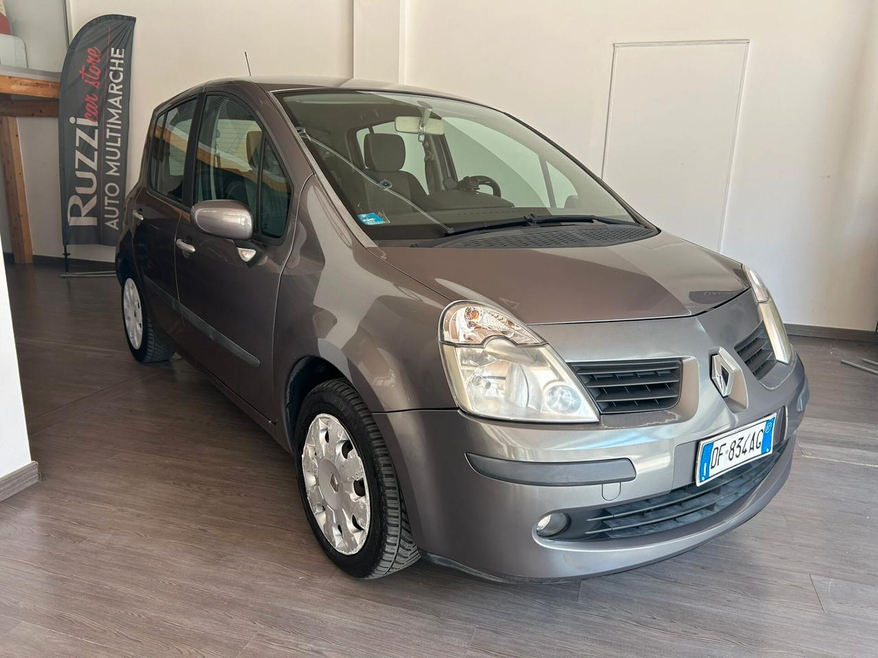 Renault Modus 1.5 dCi 70CV Neopatentati