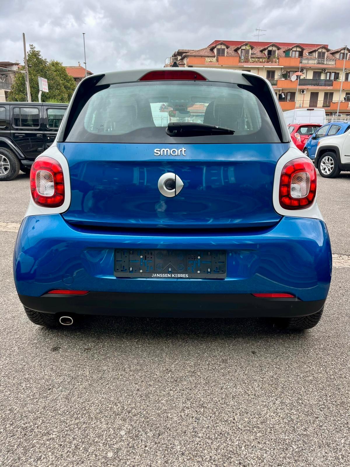 Smart ForFour 70 1.0 Proxy