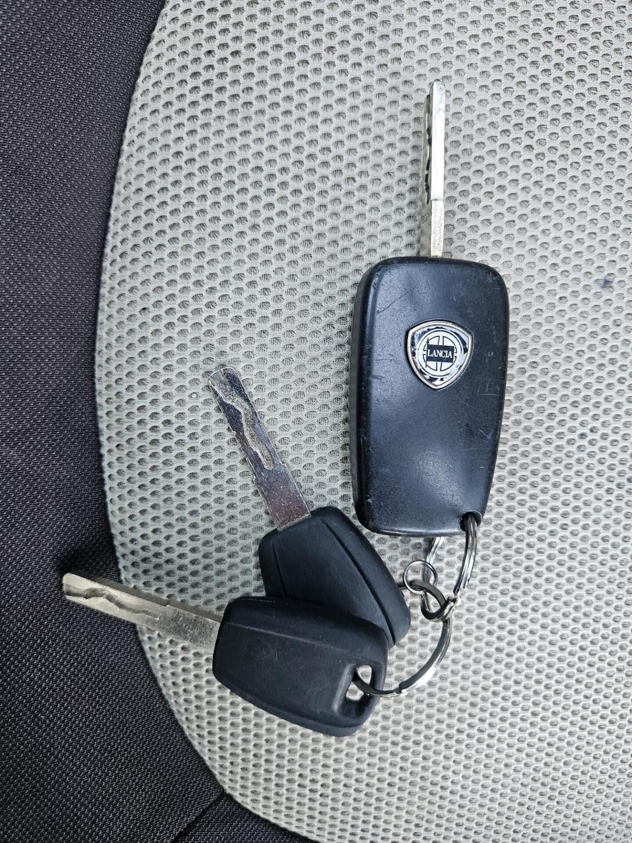 Lancia Ypsilon 1.3 Multijet NEOPATENTATI