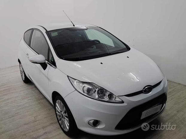 FORD Fiesta 1.2 82CV 3 porte Titanium GRANDINATA