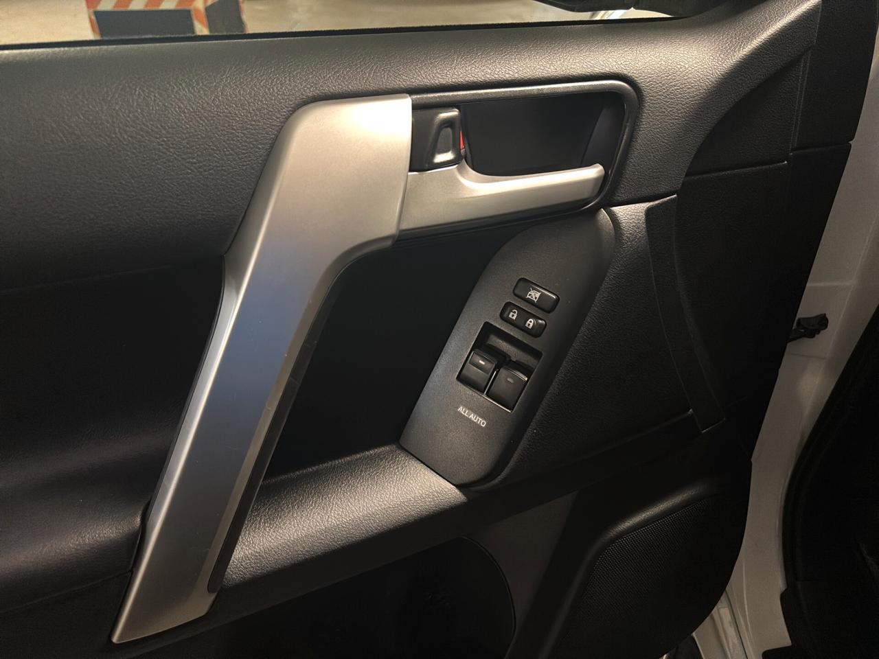 Toyota Land Cruiser 2.8 D4-D A/T 3 porte Lounge