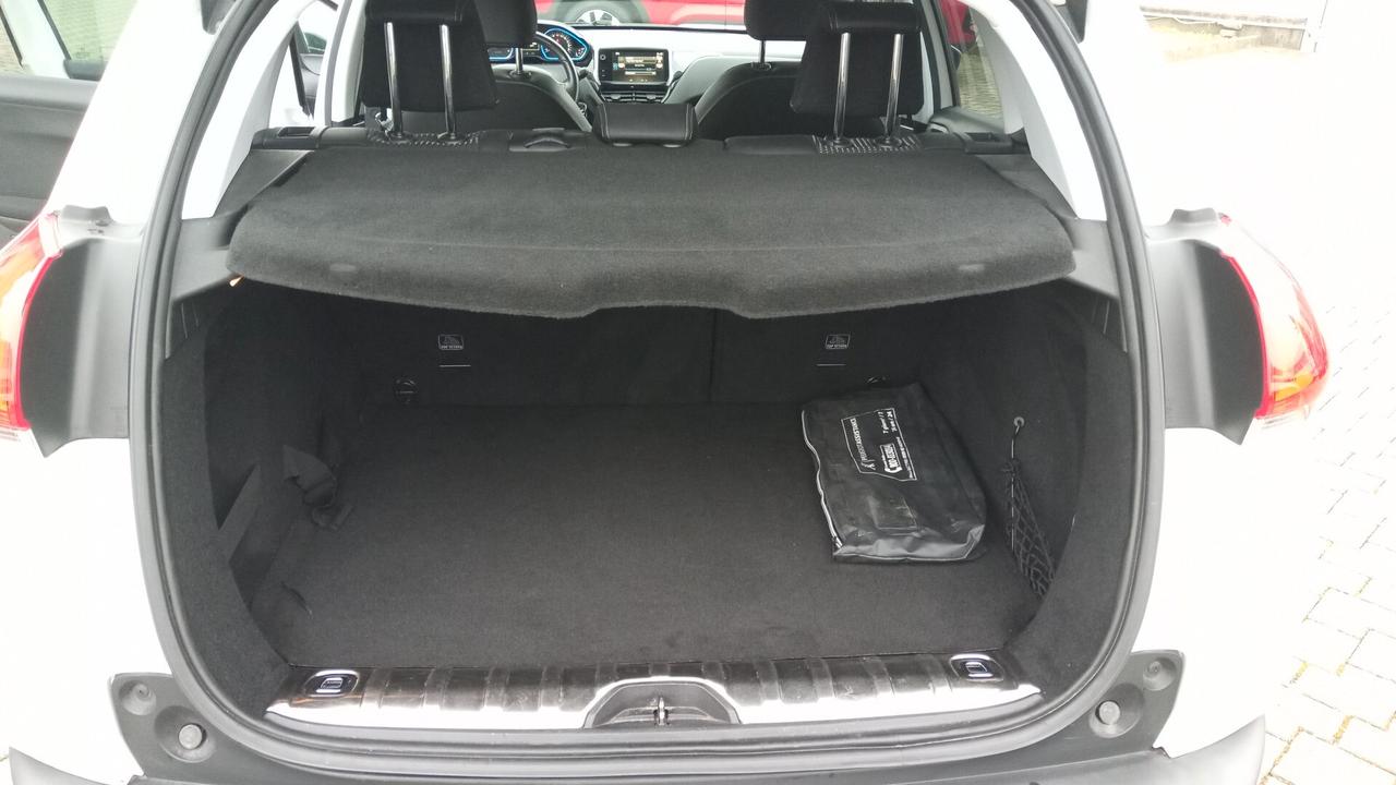 Peugeot 2008 BlueHDi 100 Allure
