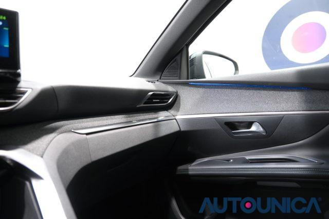PEUGEOT 3008 HYBRID4 300 E-EAT8 ALLURE PACK