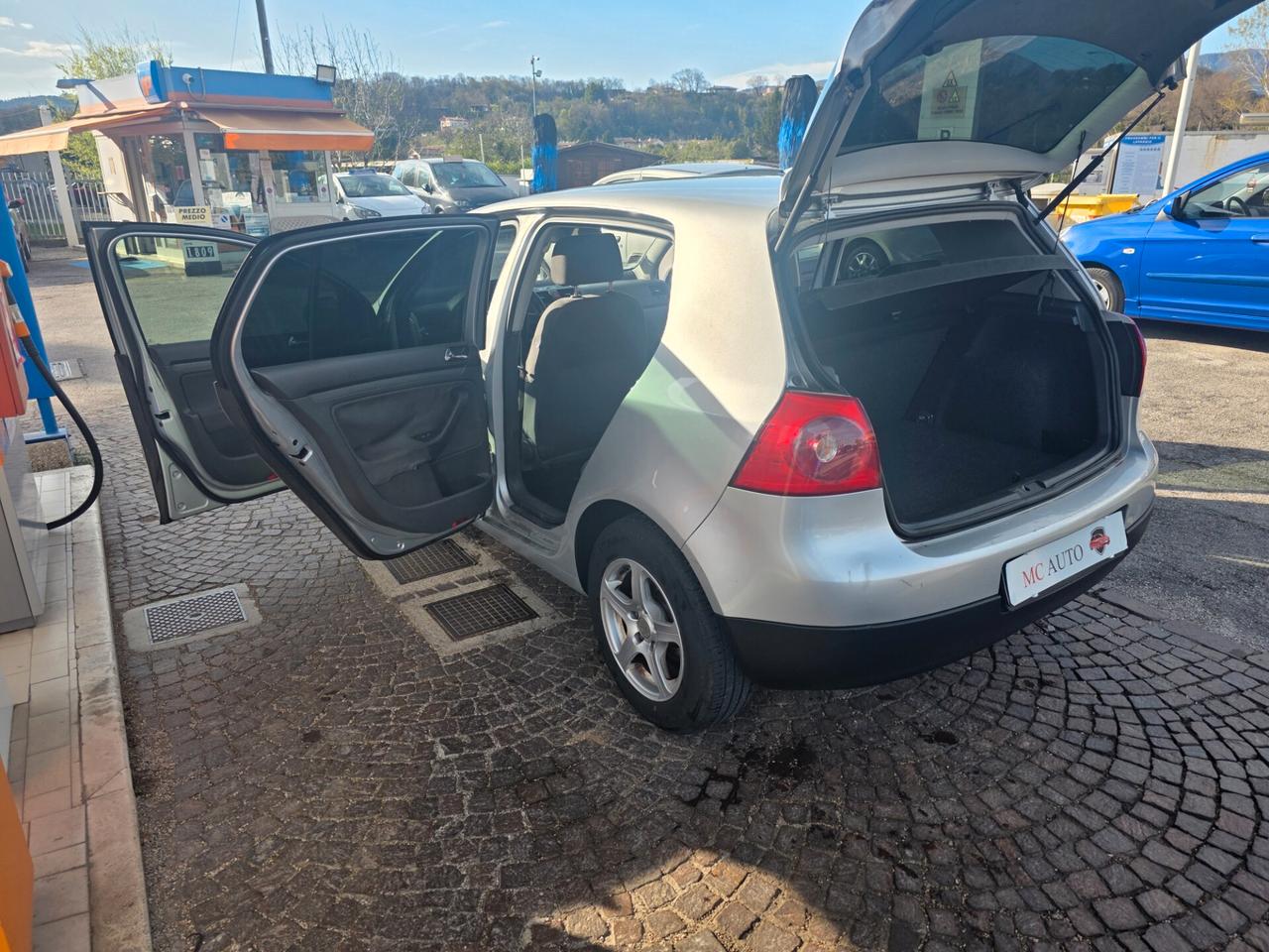 Volkswagen Golf 1.9 TDI 5p. Sportline con 381.000km